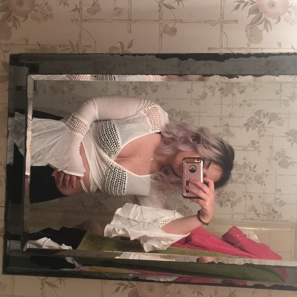 LF Bell sleeve crop - Picture 6 of 6